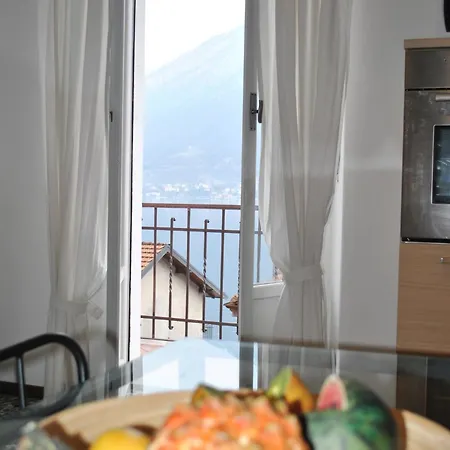 Apartamento The Romantic Village House - With Lake View